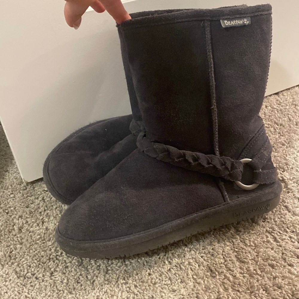 Woman’s Gray Bearpaws size 7